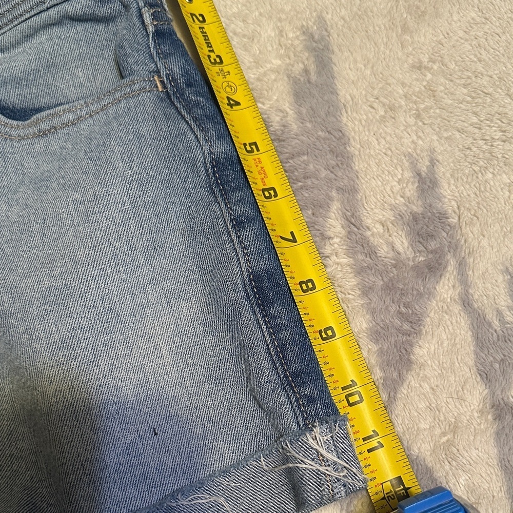 Hollister ultra high rise Mom women’s  cuffed Two-Tone Jean Shorts size 27 - Picture 9 of 9
